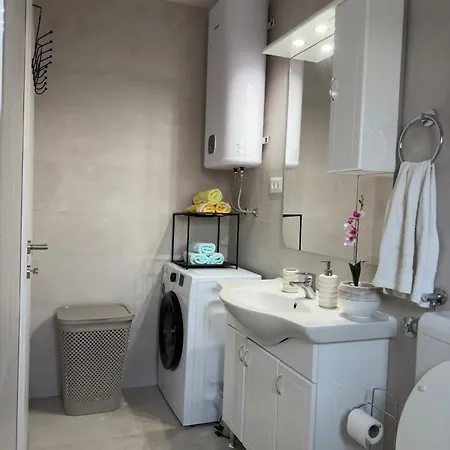 Lolula Apartment *